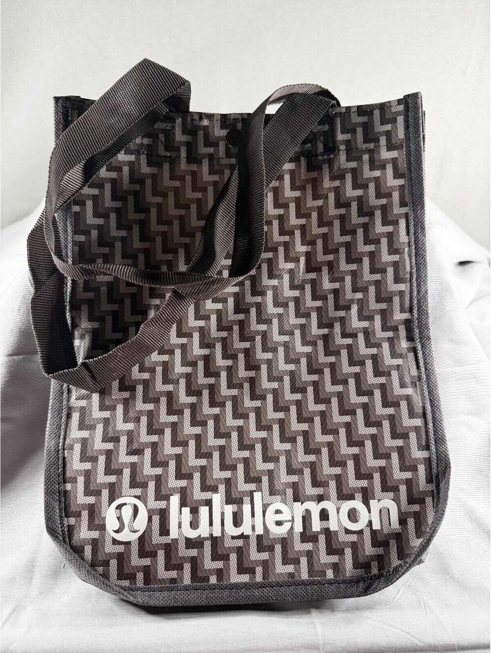 Lululemon Brown Chevron Pattern Tote Bag in Dark Grays New